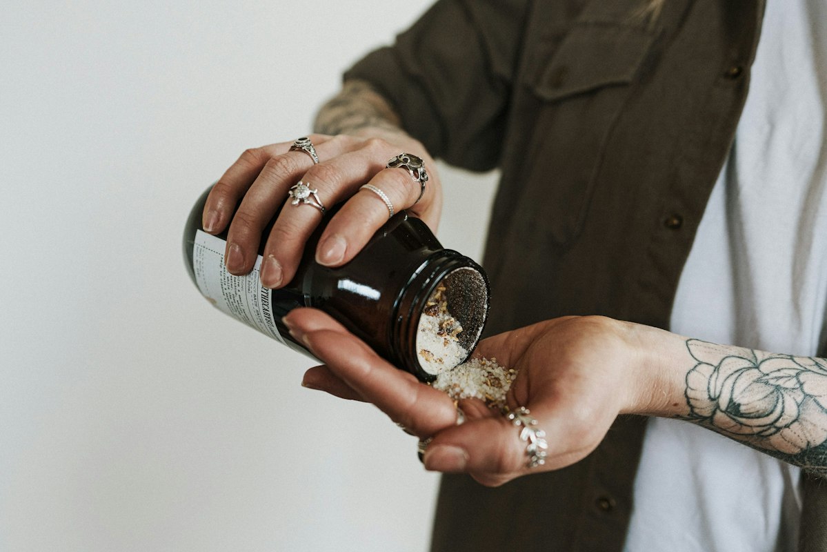 Penelitian tanaman obat tradisional dan herbal